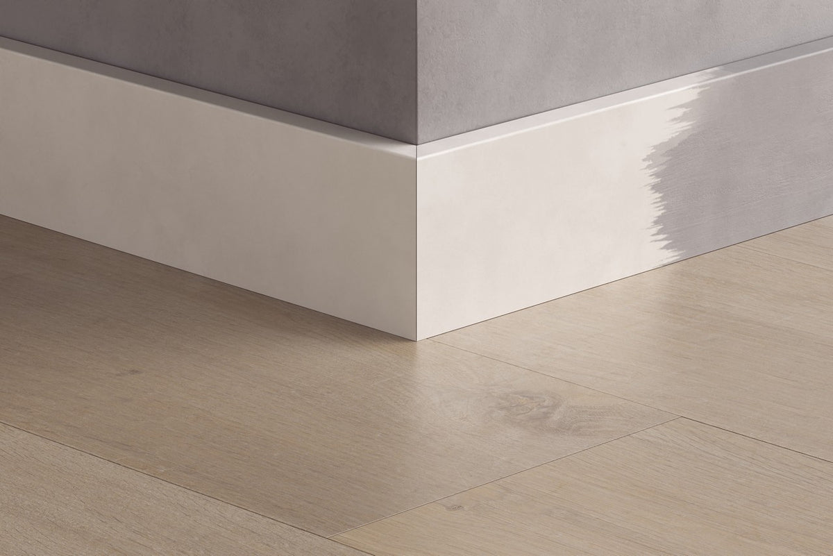Pergo Plinthe et finition murale — Plinthe, droite, à peindre 2400x77x14mm - 14.4 ML/pqt - vue produit