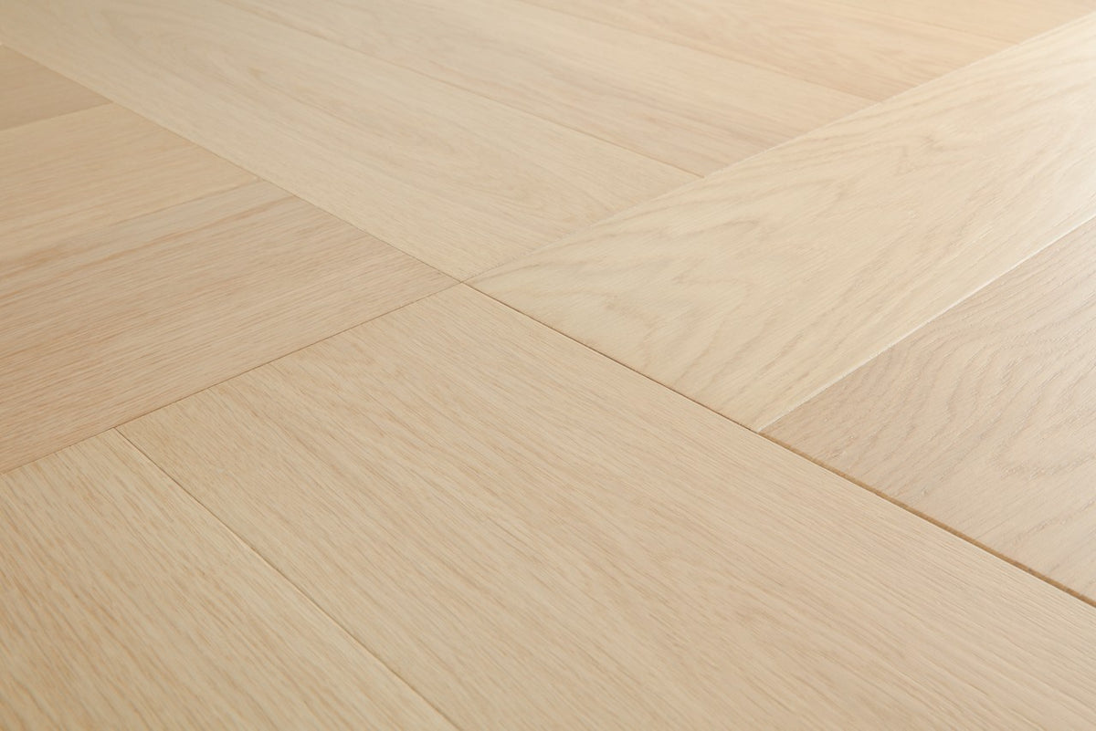 Parquet semi-massif Pergo Saltholm Chêne Clair 13,5 mm - détail du relief de surface (2)