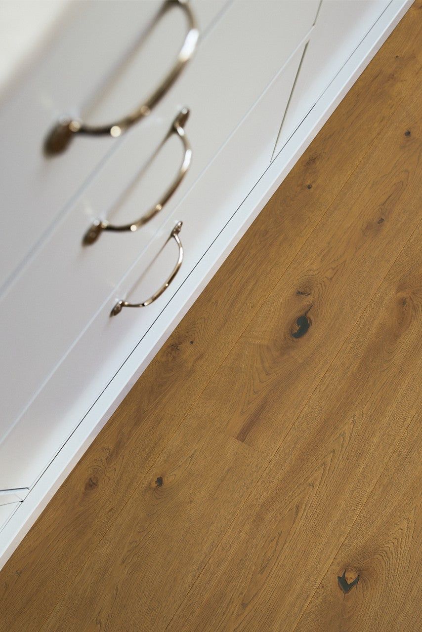 Parquet semi-massif Pergo Lofoten Chêne Caramel 13 mm - en situation dans un intérieur (3)