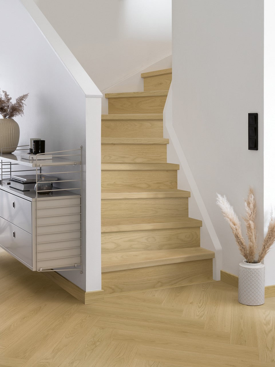 Sol vinyle rigide Pergo Vorma Pad Pro Chêne Norvégien Naturel 6 mm - en situation dans un intérieur (4)