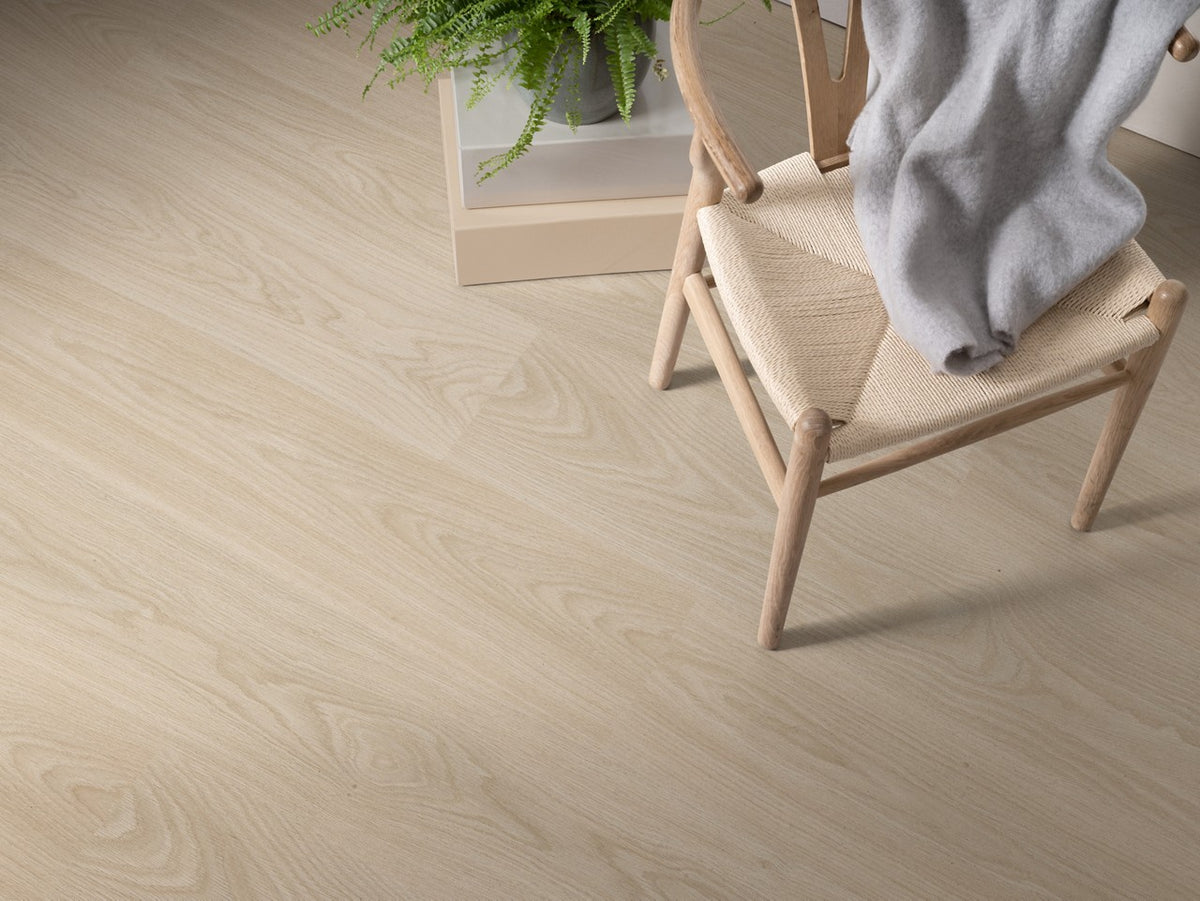 Sol stratifié Pergo Perstorp Pro Chêne sable beige 8 mm - en situation dans un intérieur