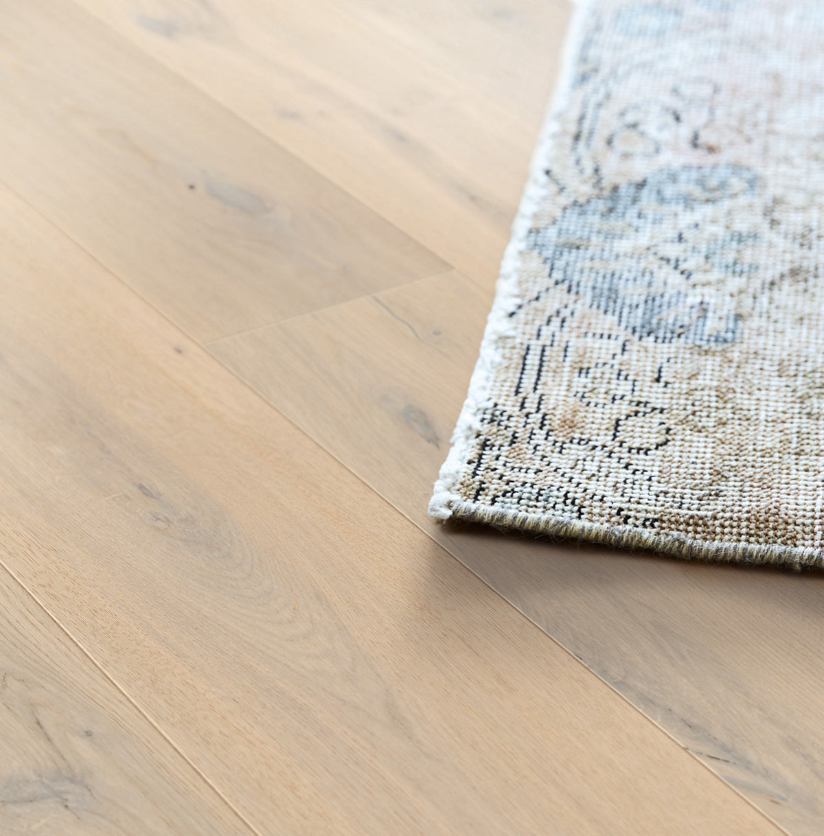 Parquet semi-massif Pergo Langeland Chêne des Mers 13,5 mm - en situation dans un intérieur