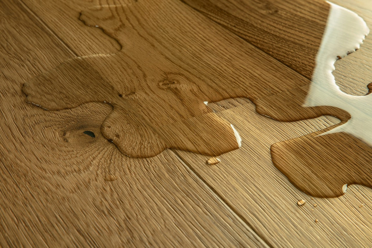 Parquet semi-massif Pergo Lofoten Chêne Brun Camel 13 mm - détail du relief de surface (3)