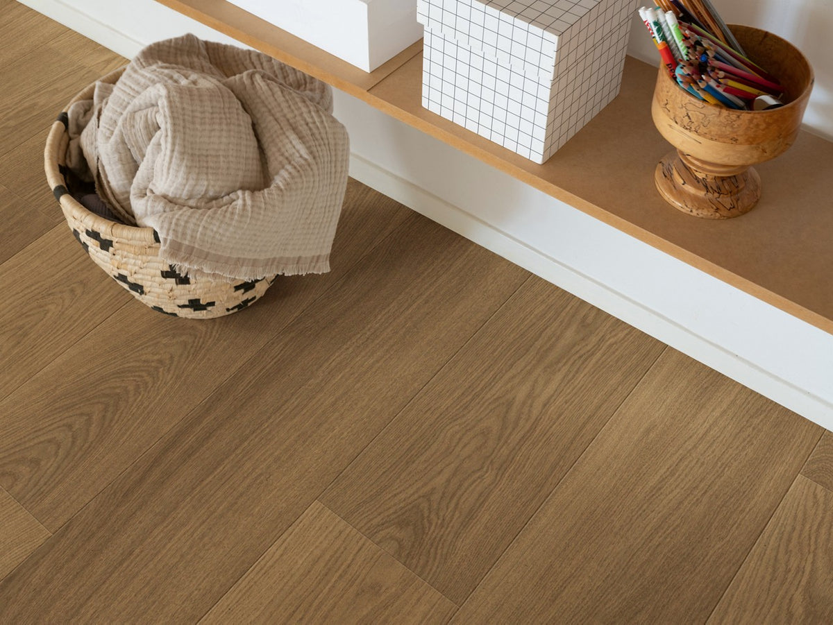 Sol stratifié Pergo Lillehammer Chêne Bronze 9 mm - en situation dans un intérieur (2)