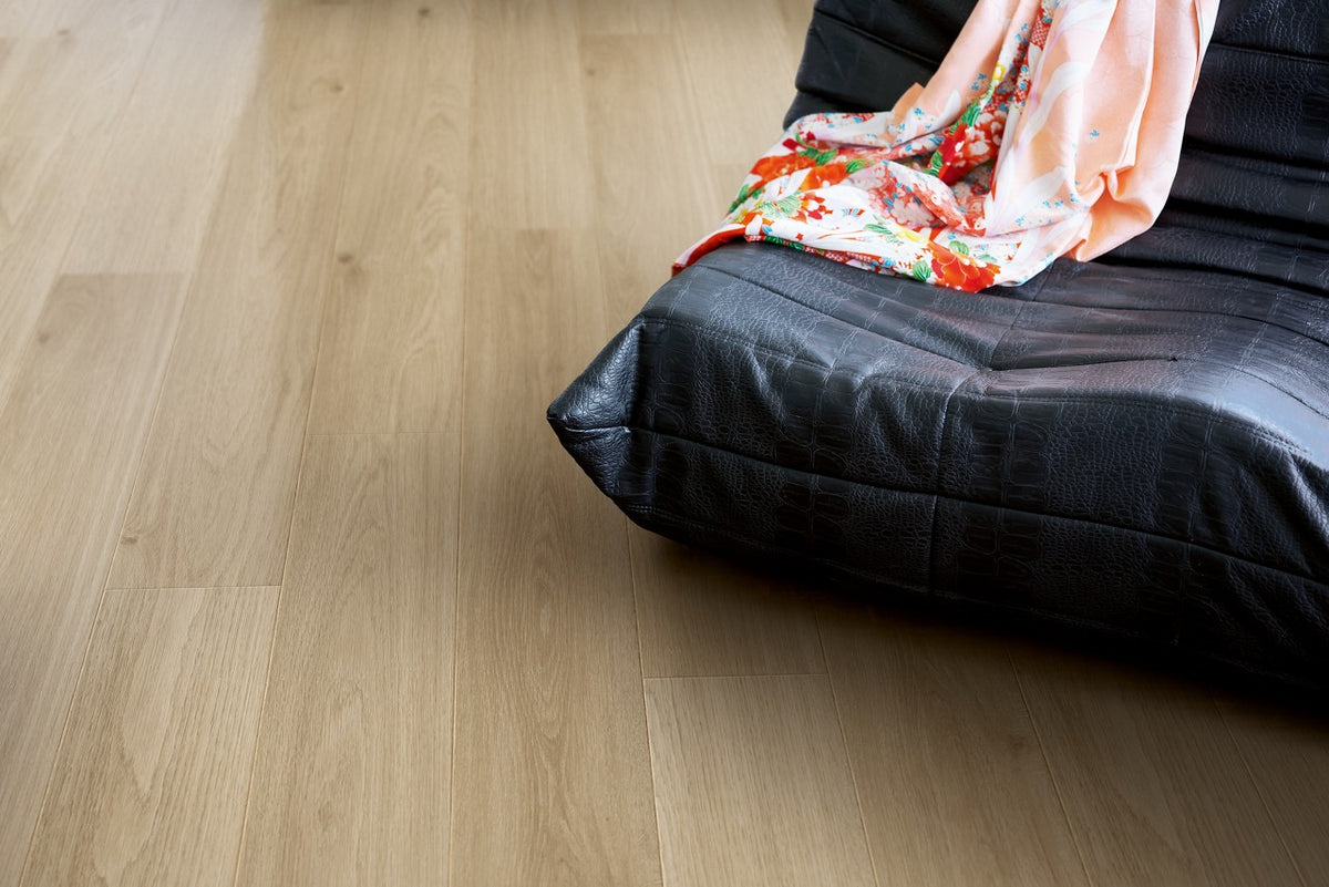 Sol stratifié Pergo Bergen Pro Chêne Chemin De Fer 8 mm - en situation dans un intérieur (3)