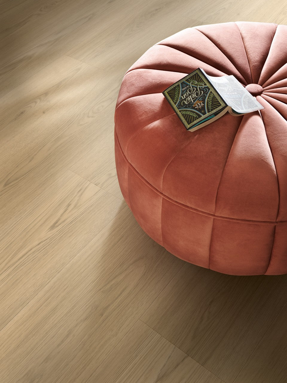 Sol vinyle rigide Pergo Namsen Pad Pro Chêne Norvégien Beige 5 mm - en situation dans un intérieur