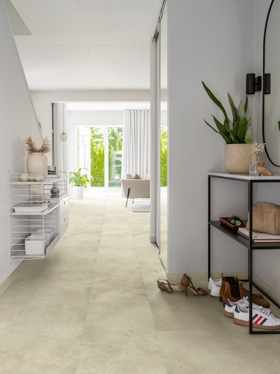 Sol vinyle rigide Pergo Isefjord Pad Pro Pierre Rugueuse Beige 6 mm - en situation dans un intérieur (3)
