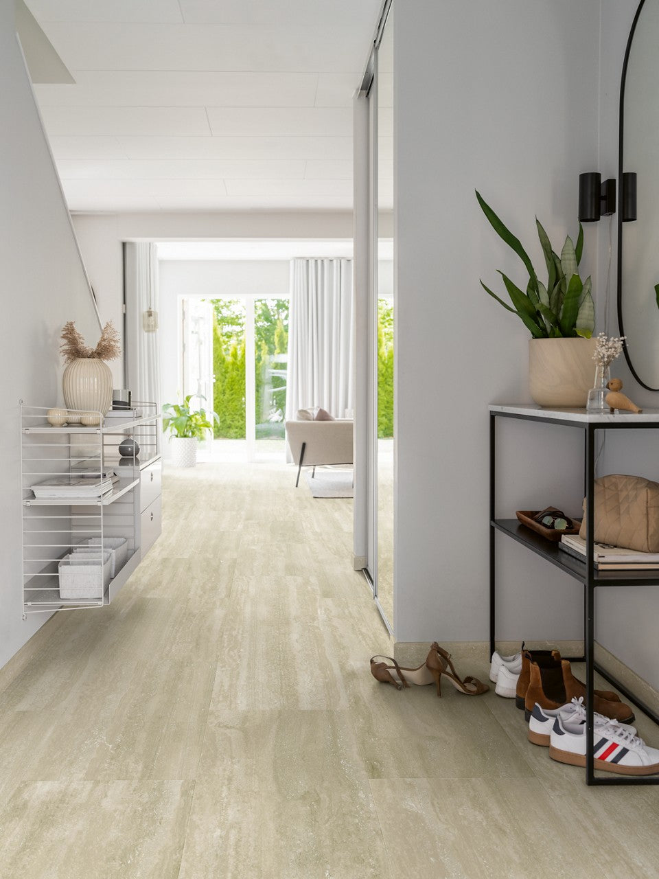 Sol vinyle rigide Pergo Isefjord Pad Pro Travertin Grège 6 mm - en situation dans un intérieur (4)