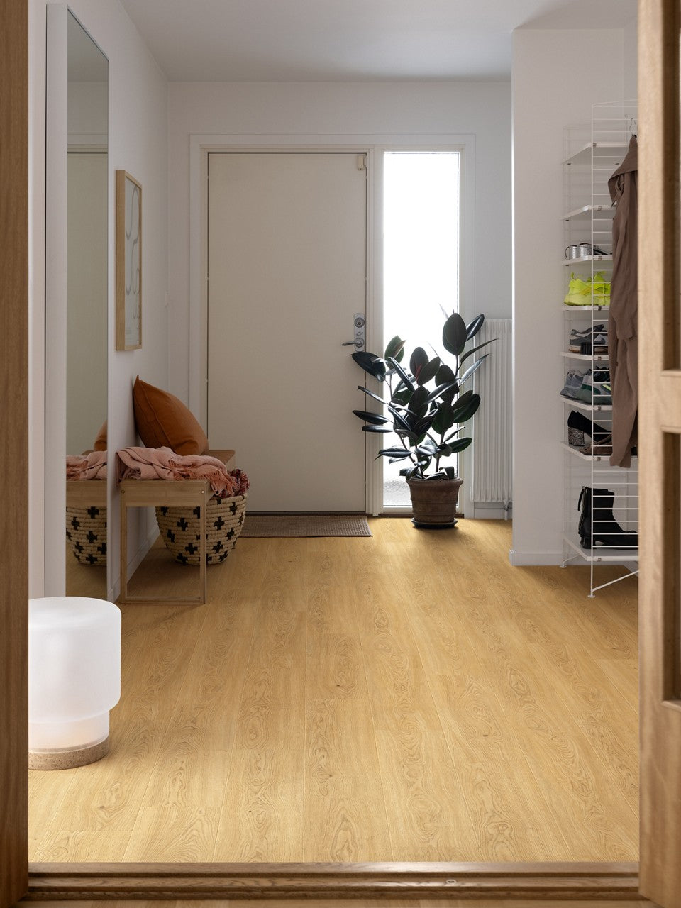 Sol stratifié Pergo Drammen Chêne Cappuccino 8 mm - en situation dans un intérieur (2)