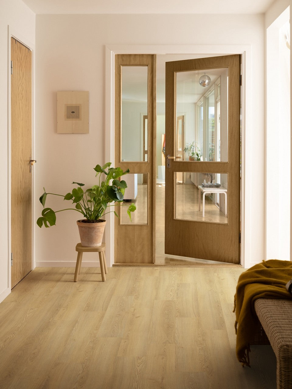 Sol stratifié Pergo Perstorp Chêne naturel chaud 8 mm - en situation dans un intérieur
