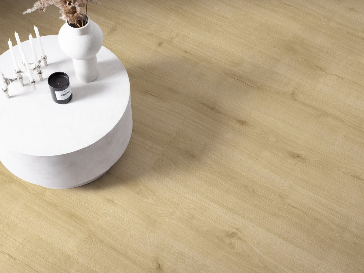 Sol vinyle rigide Pergo Glomma Pad Pro Chêne Colline Clair 6 mm - en situation dans un intérieur (3)