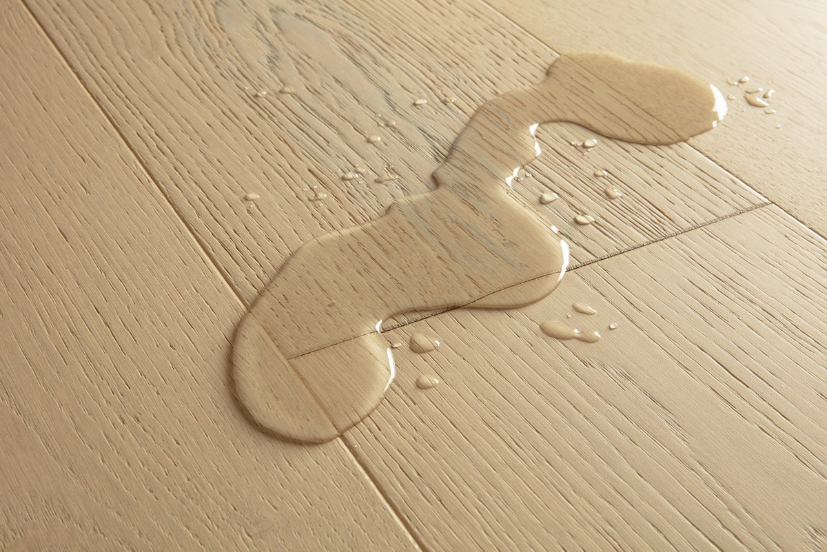 Parquet semi-massif Pergo Svalbard Chêne Givré 13 mm - détail du relief de surface (2)