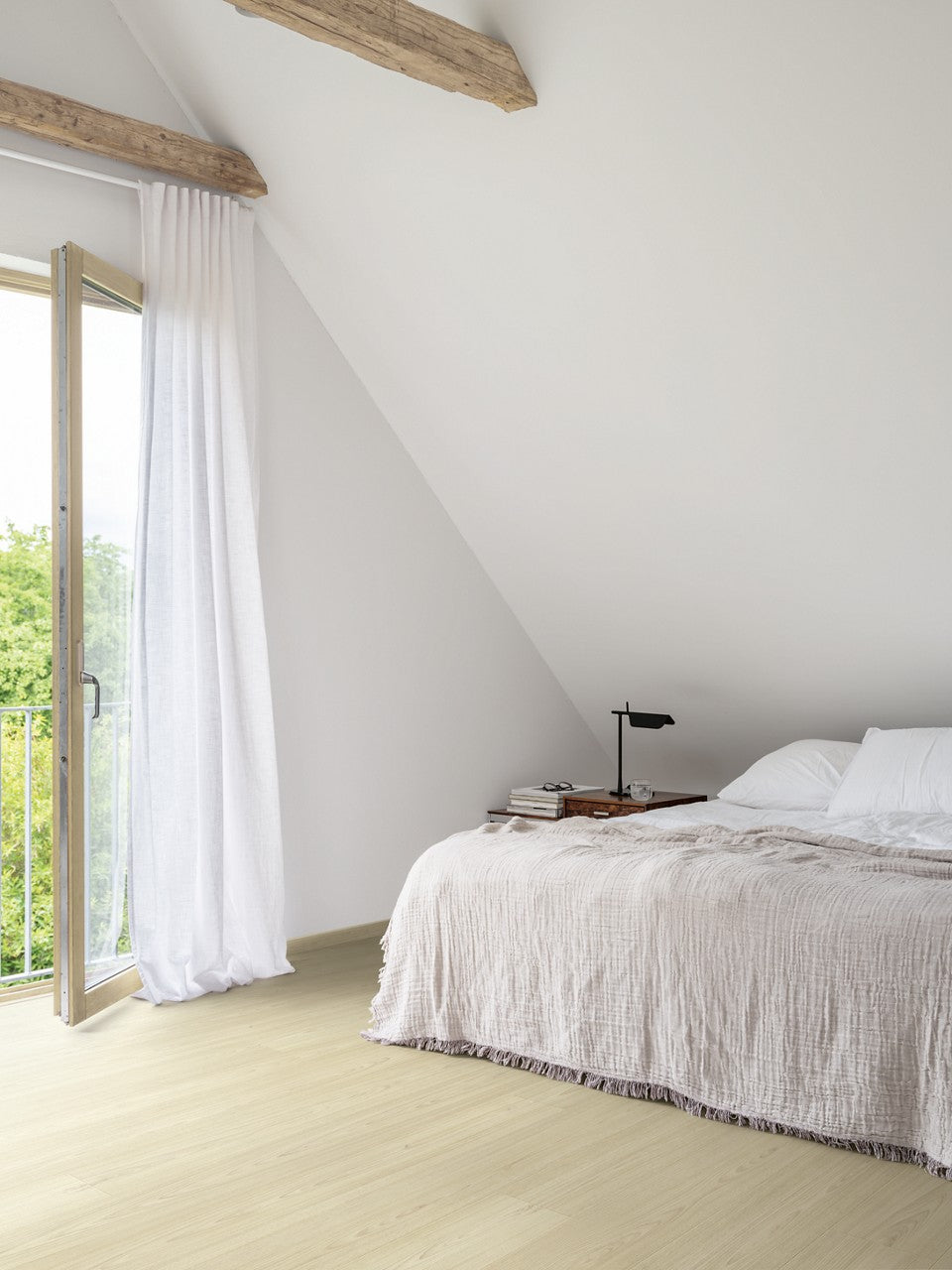 Sol stratifié Pergo Bergen Pro Chêne Tromsdalen 8 mm - en situation dans un intérieur (3)