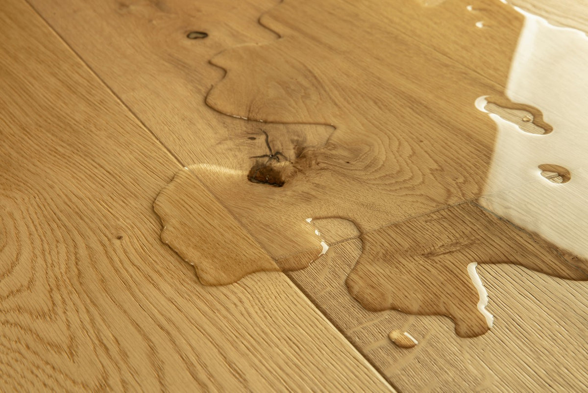Parquet semi-massif Pergo Langeland Chêne Château 13,5 mm - détail du relief de surface (3)