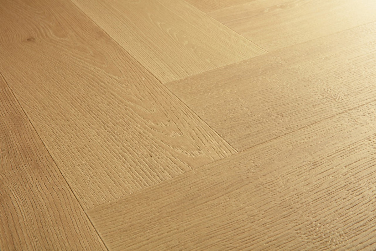 Sol stratifié Pergo Kungshamn Chêne Soyeux 8 mm - détail du relief de surface