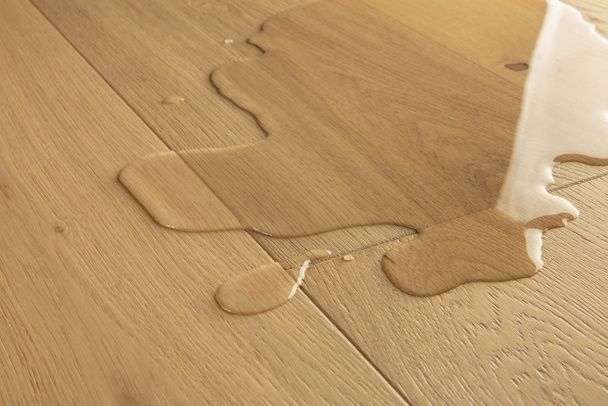 Parquet semi-massif Pergo Svalbard Chêne Sublime 13 mm - détail du relief de surface (3)