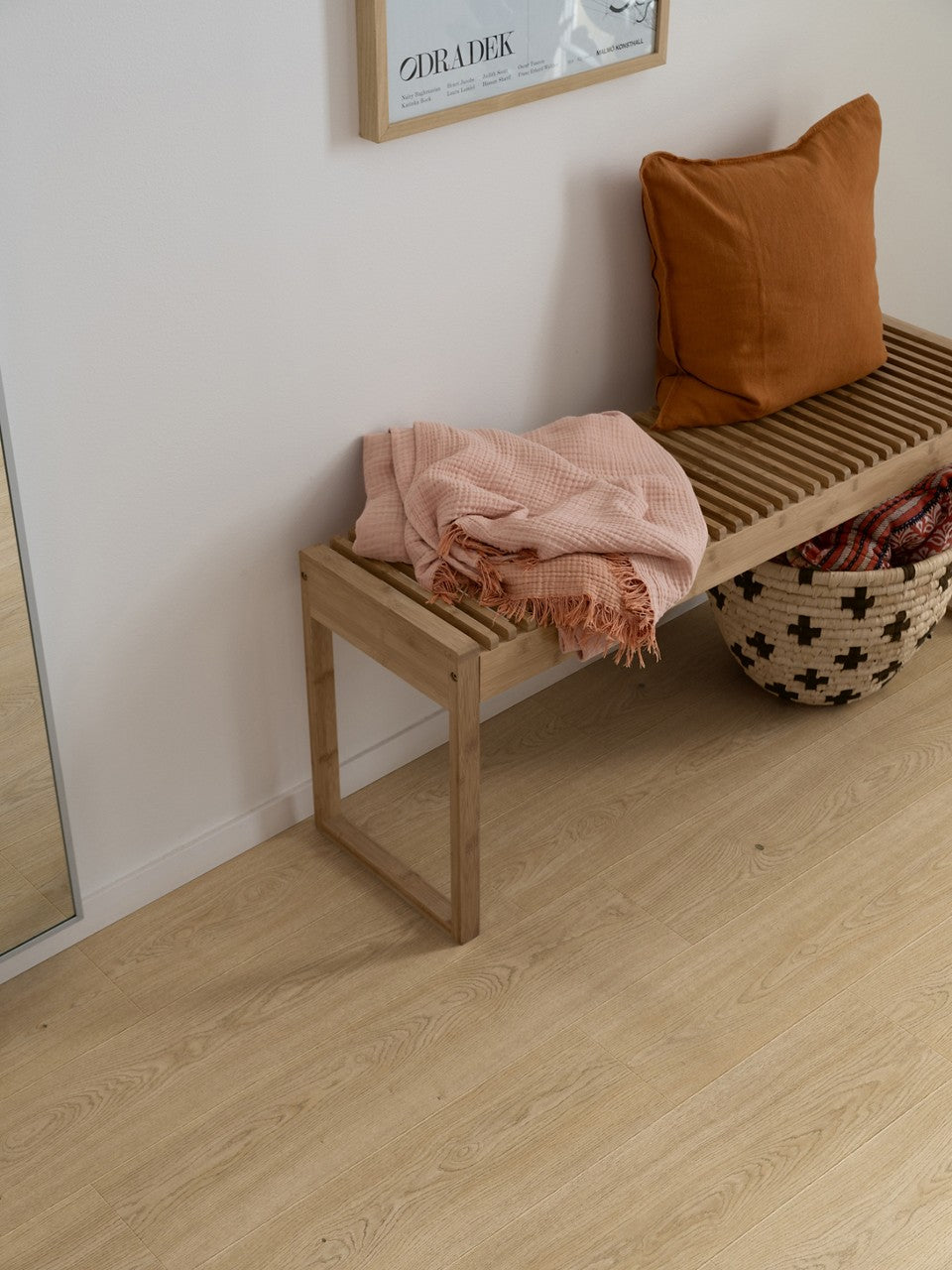 Sol stratifié Pergo Drammen Chêne Isla 8 mm - en situation dans un intérieur (4)