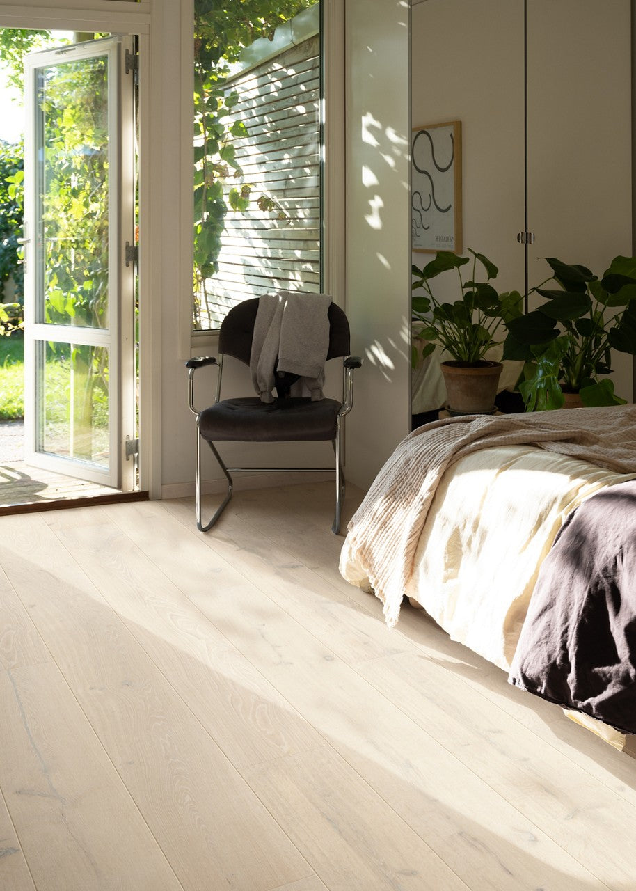 Parquet semi-massif Pergo Svalbard Chêne Glacé Blanchi 13 mm - en situation dans un intérieur (6)