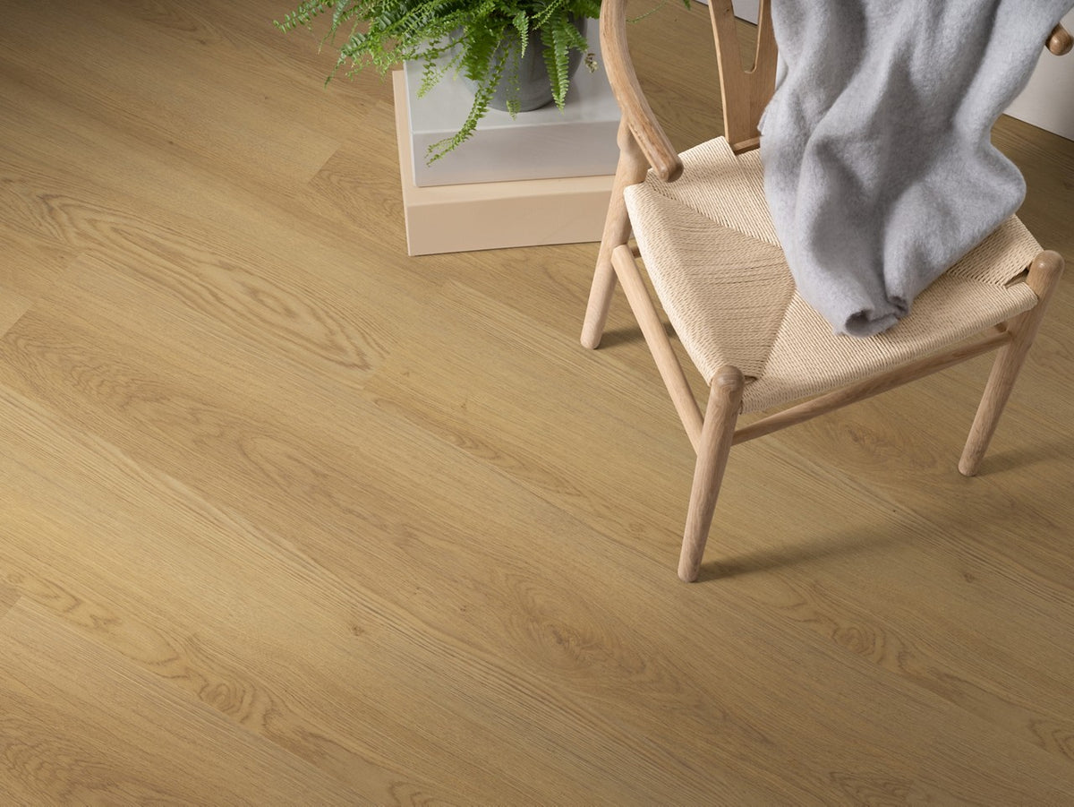 Sol stratifié Pergo Perstorp Chêne naturel chaud 8 mm - en situation dans un intérieur (2)