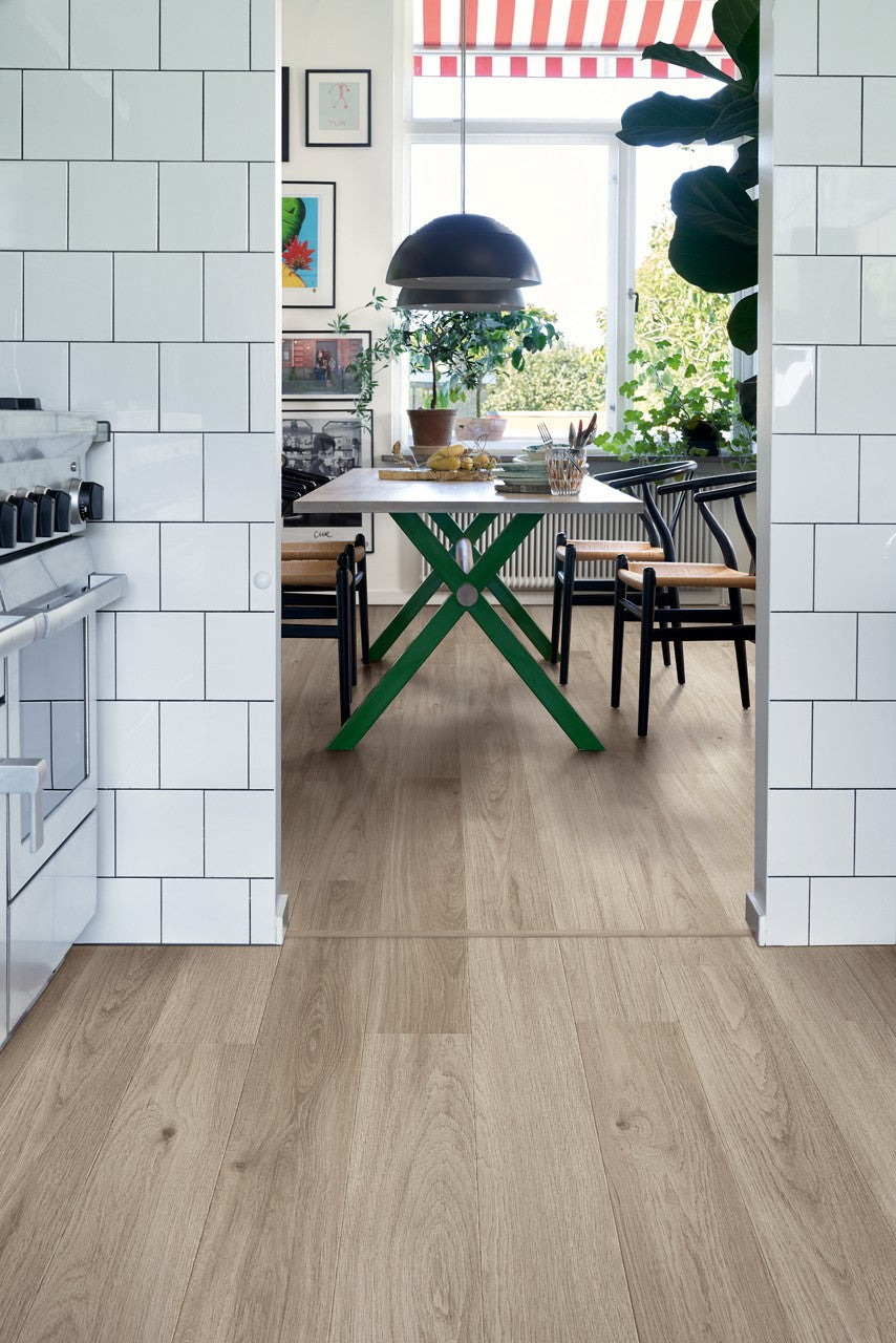 Sol stratifié Pergo Bergen Pro Chêne Gris Confort 8 mm - en situation dans un intérieur