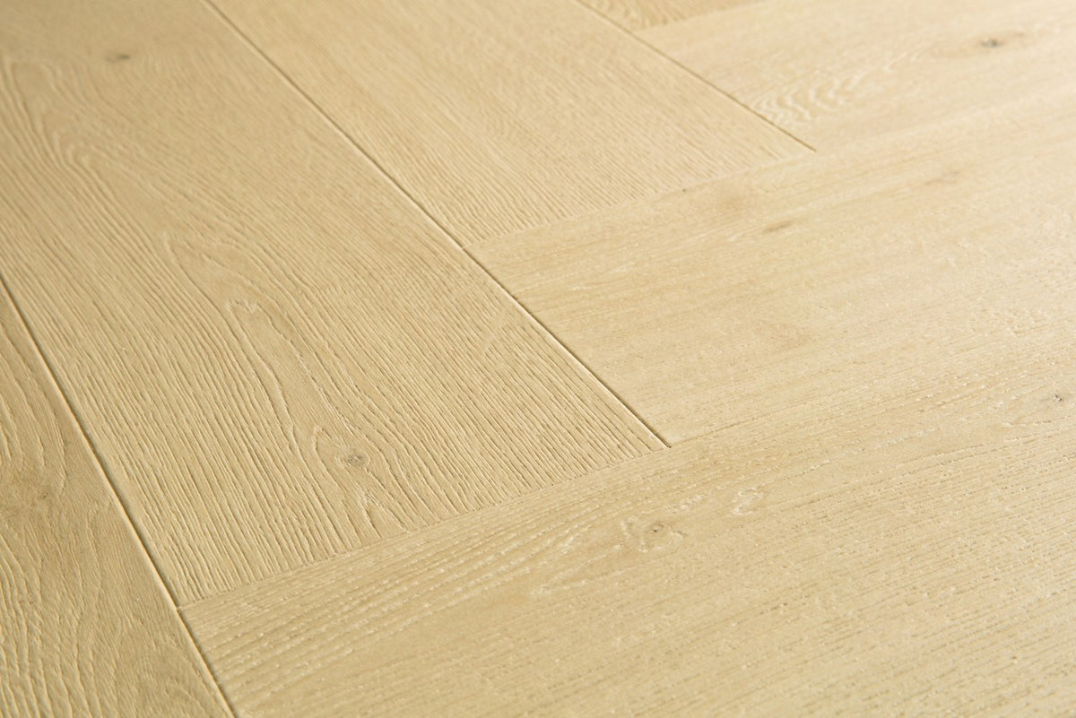 Sol stratifié Pergo Kungshamn Chêne Ivoire 8 mm - détail du relief de surface