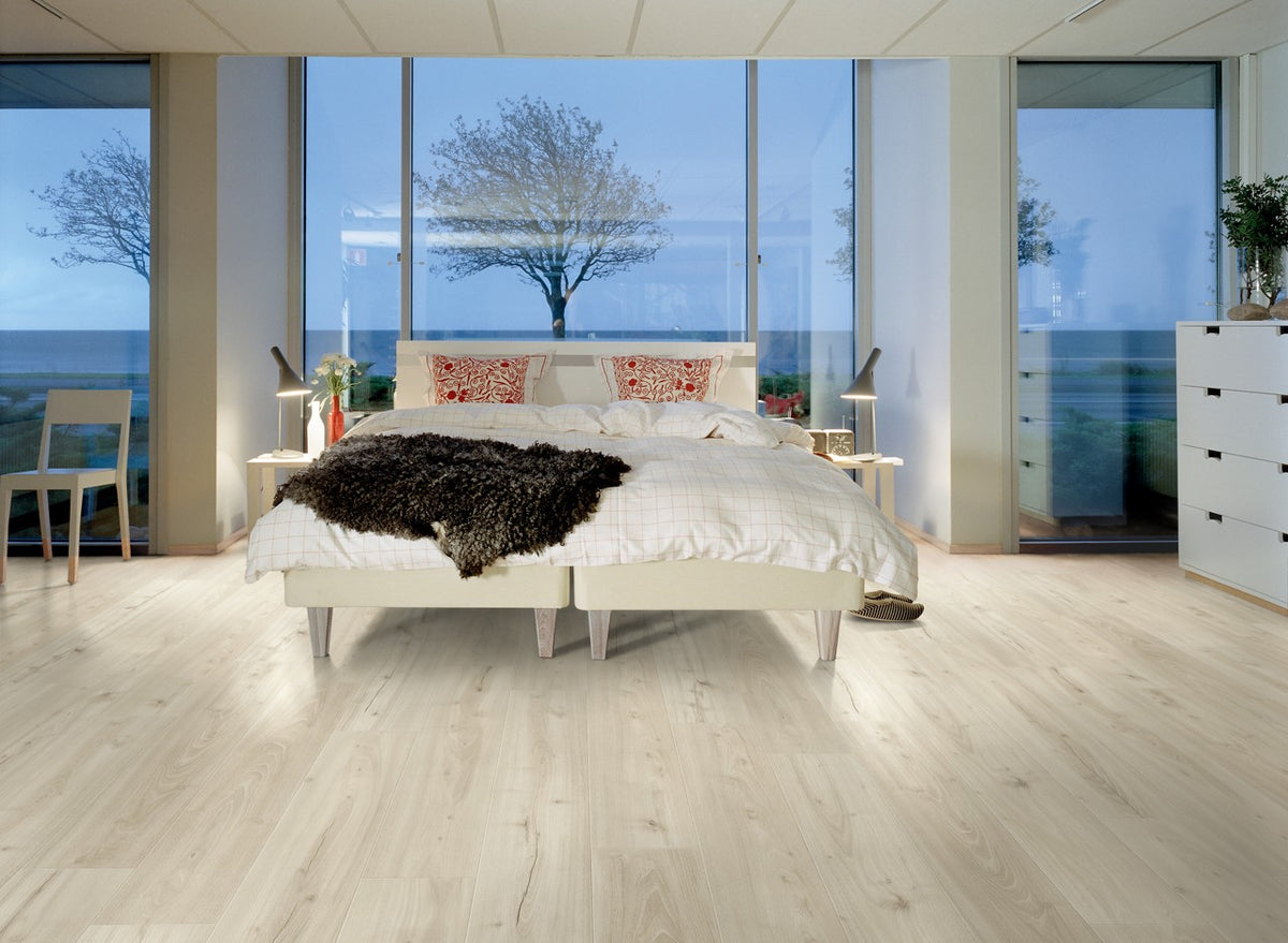 Sol stratifié Pergo Drammen Chêne Clair Obscure 8 mm - en situation dans un intérieur