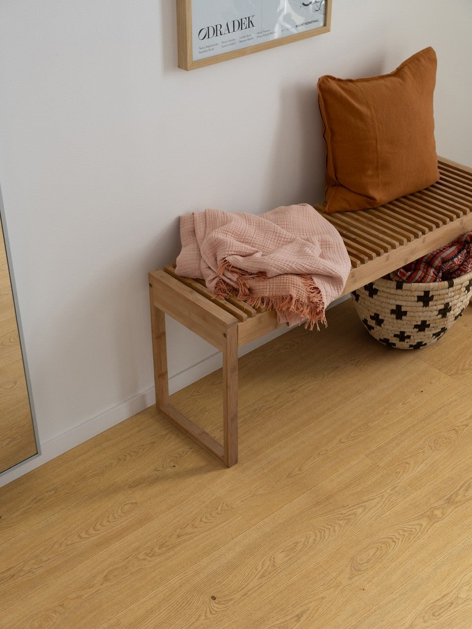 Sol stratifié Pergo Drammen Chêne Cappuccino 8 mm - en situation dans un intérieur (3)