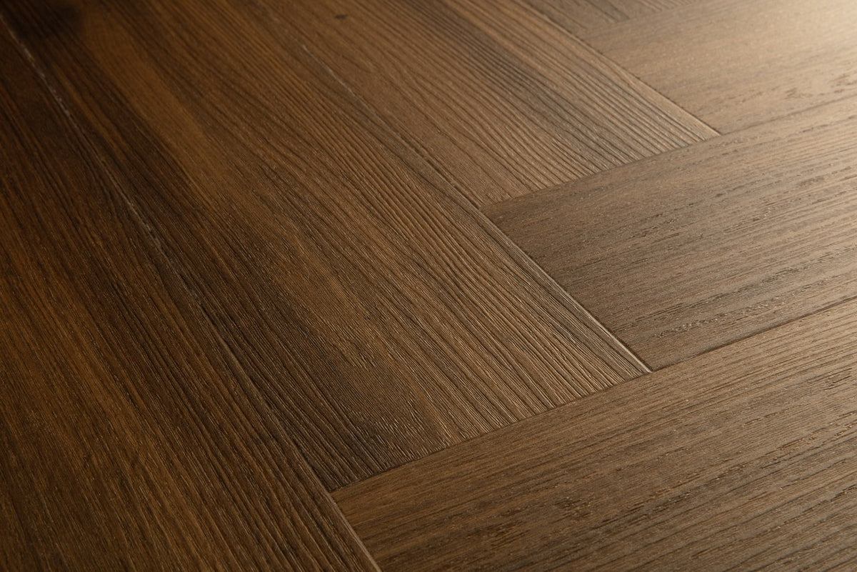 Sol vinyle rigide Pergo Vorma Pad Pro Chêne Patrimonial Brun 6 mm - détail du relief de surface