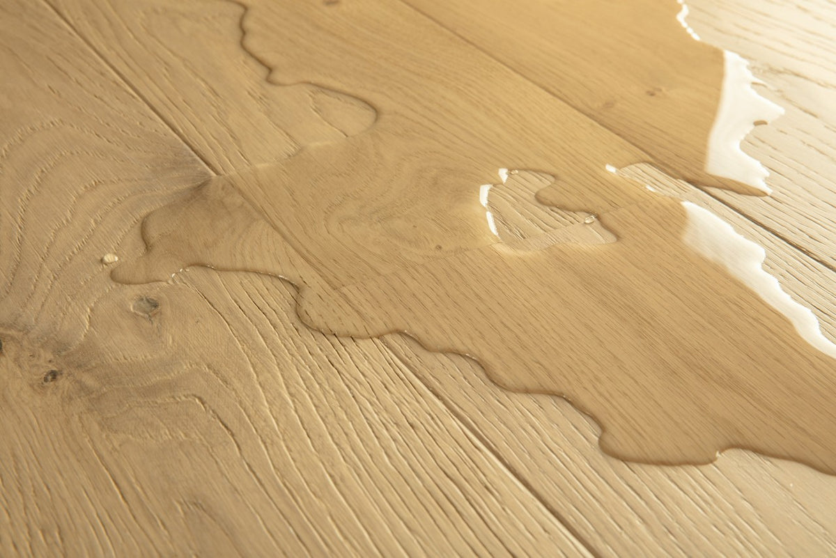 Parquet semi-massif Pergo Falster Chêne de Ranch 13 mm - détail du relief de surface (3)