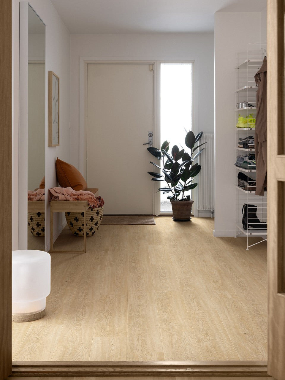 Sol stratifié Pergo Drammen Chêne Isla 8 mm - en situation dans un intérieur (3)