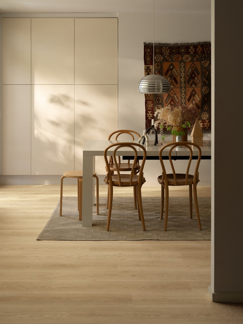 Sol stratifié Pergo Espoo Chêne Beige Naturel 7 mm - en situation dans un intérieur