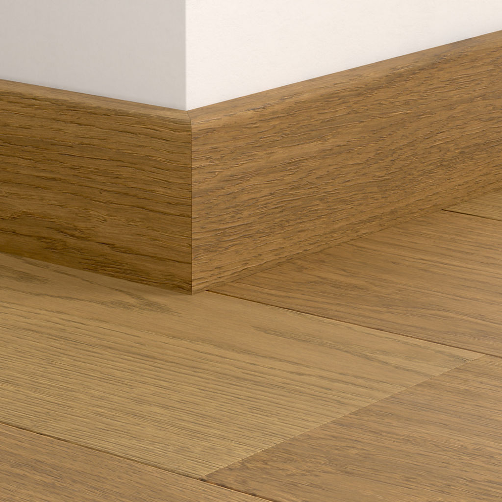 Plinthe Pergo pour parquet semi-massif, assortie au décor Chêne Caramel